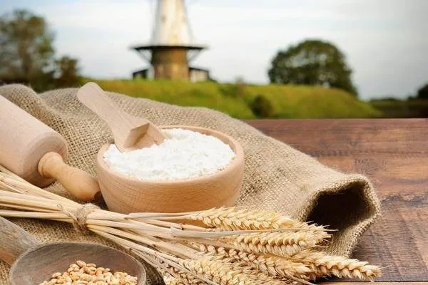 фотография продукта Мука пшеничная в/с Цена 30 руб за кг
